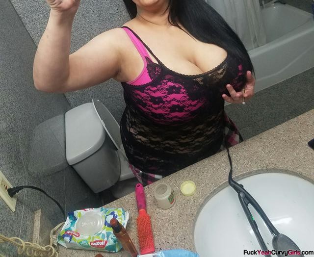 Huge Tits Selfies