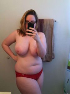 chubby-girl-selfie