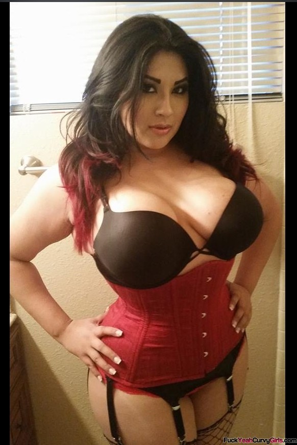 hot curvy latina women