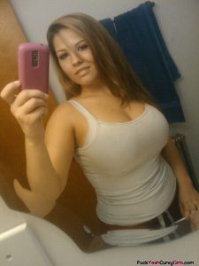 hot-big-boob-curvy-girl-self-shot