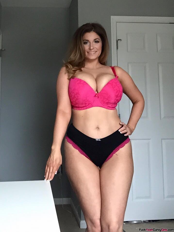 Curvy Sexy Milf