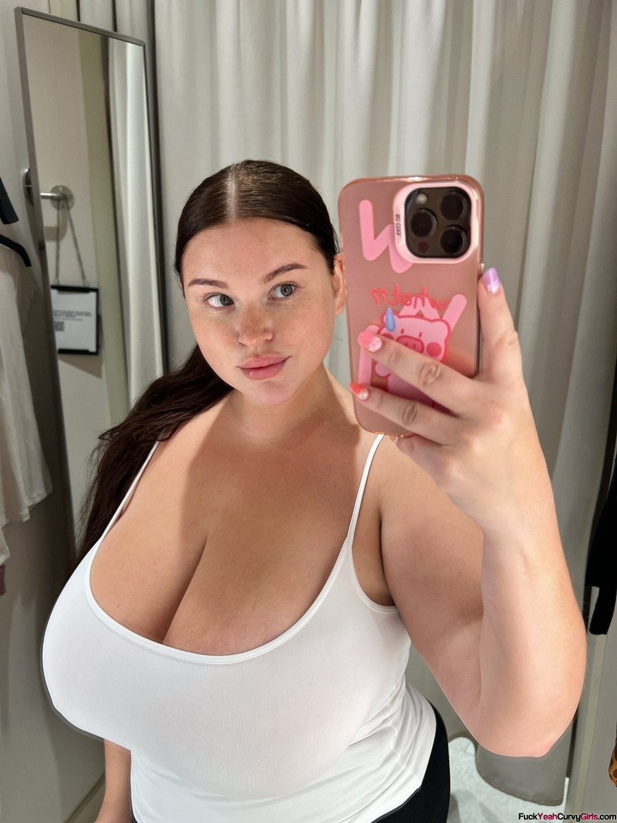 huge-natural-tits-cleavage-selfie