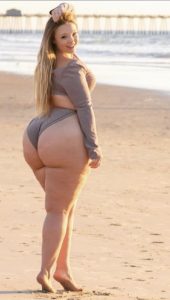 Beach PAWG