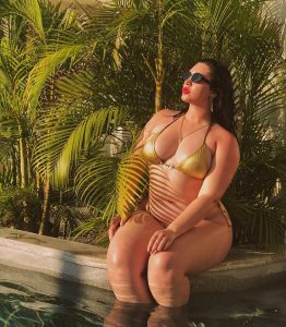 sexy-thick-bbw-in-bikini