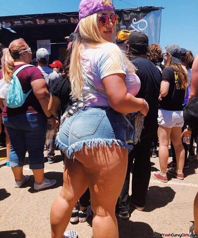 thick-babe-booty-shorts