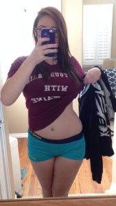 thick-thighs-amateur-selfie