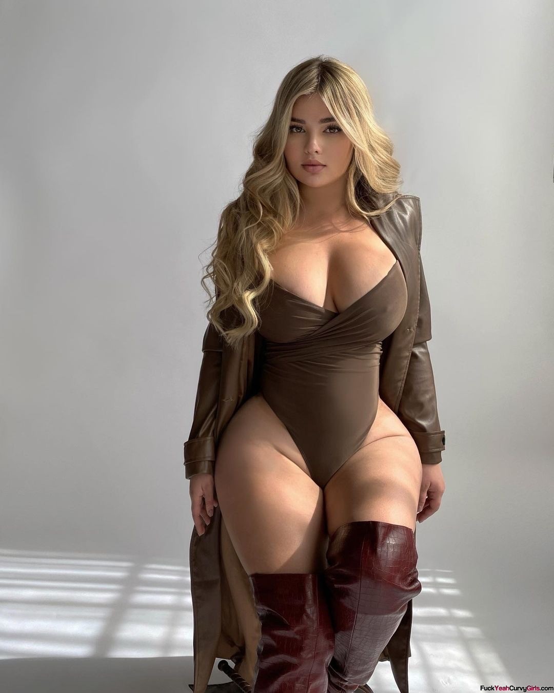 wide-hips-thick-thighs-big-tits