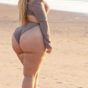 pawg-on-beach